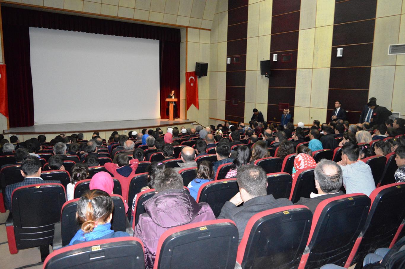 Bitlis’te Çanakkale Şehitlerini anma programı düzenlendi